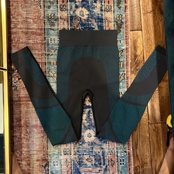 Lululemon running tights/leggings   - Picture 6 of 9